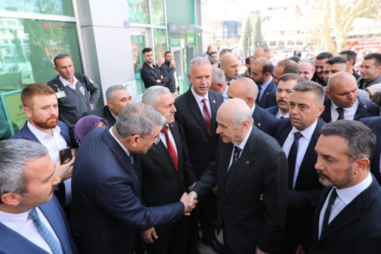 Milletvekili Adayı Cevahir Uzkurt, Niğde’de Devlet Bahçeli’yi Karşıladı
