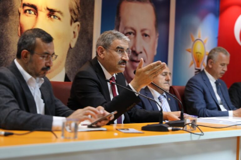 Anakademe, Gençlik Kolları, Kadın Kolları ve Merkez İlçe AK Parti Teşkilatları İle Toplantı