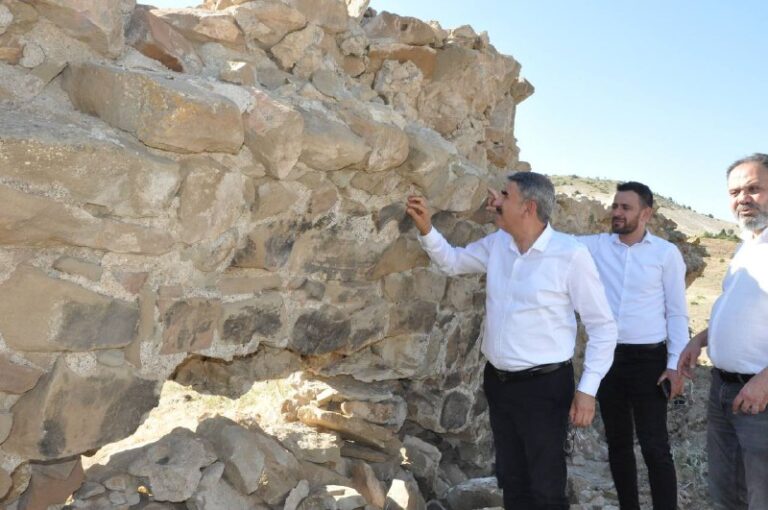 Tarihi Kamereddin Han İncelemesi