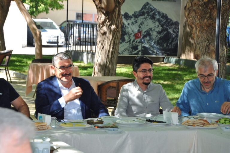 İlim Yayma Cemiyeti İle Toplantı