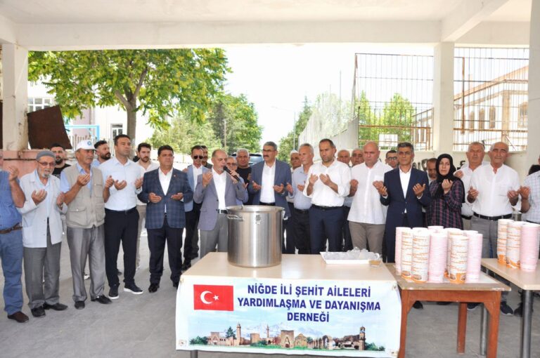 Şehit Aileleri Yardımlaşma ve Dayanışma Derneği Aşure Dağıtımı